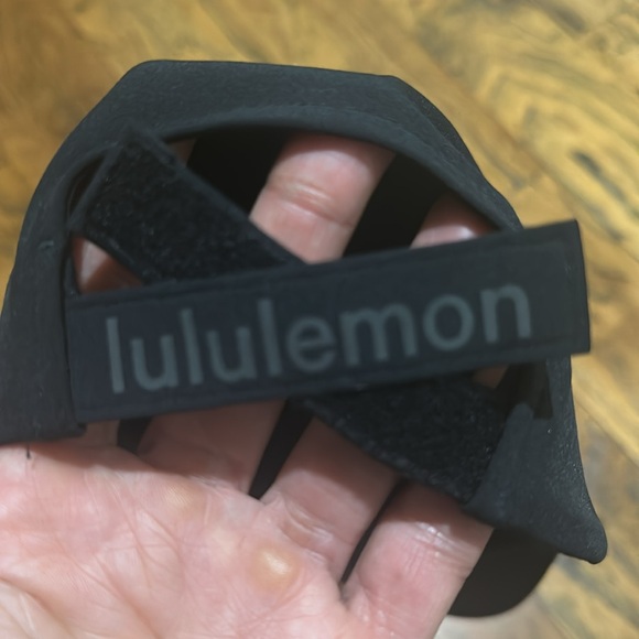 Lululemon hat - Picture 3 of 5